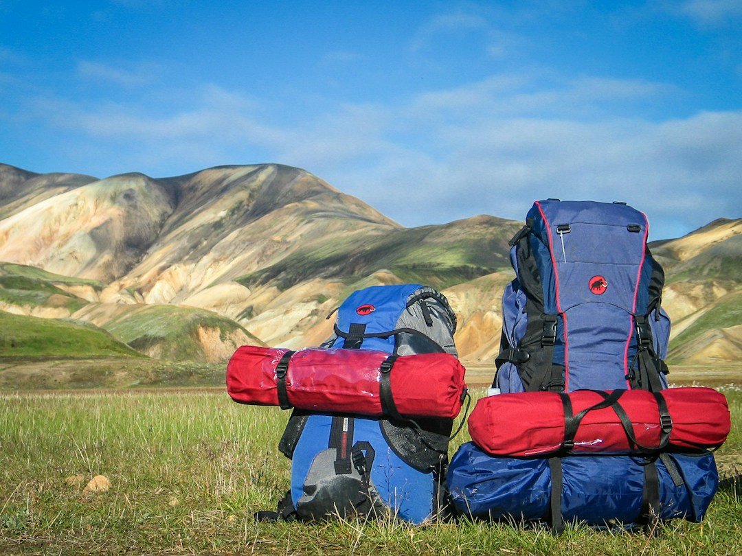 Mochilas preparadas para una escapada a la montaña