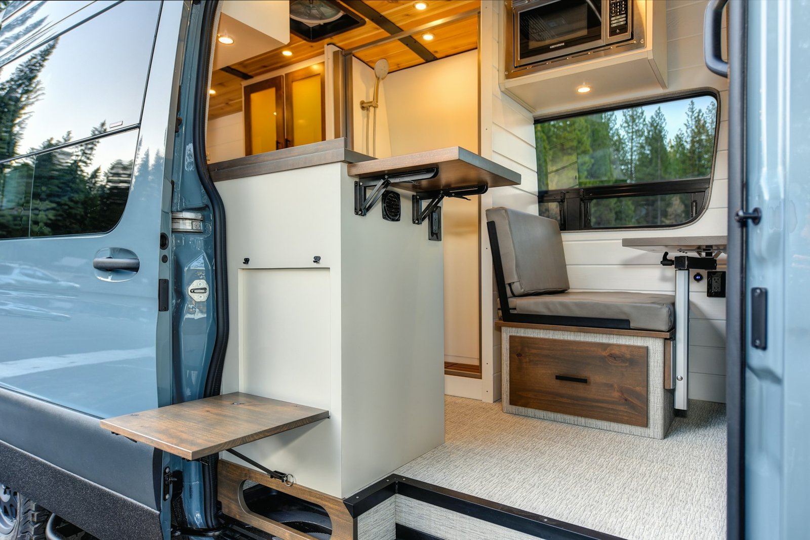 Camper abierta para ventilación